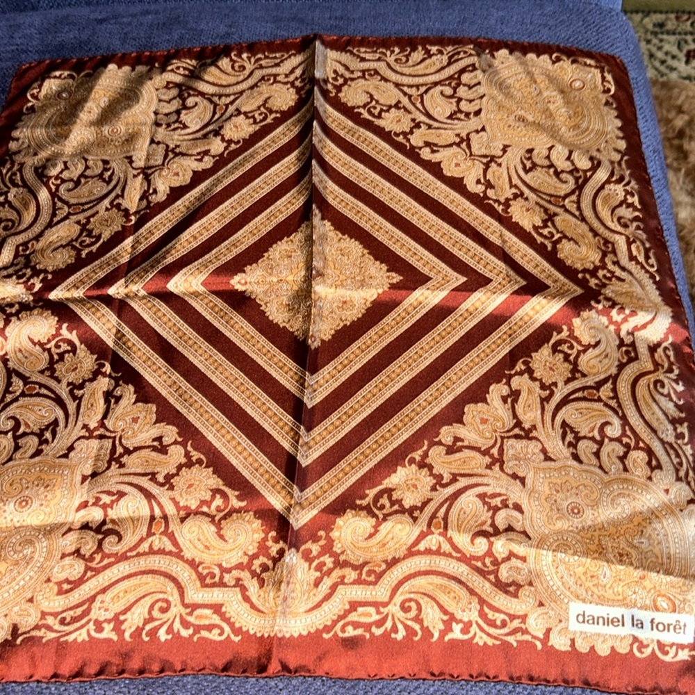 Excellent Condition vintage Daniel la Forêt silk scarf